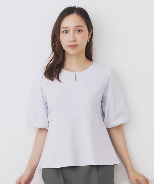 index（インデックス）の「《S-LLサイズ》バルーンスリーブペプラムトップス【洗濯機洗い可/接触冷感/UVケア】（Tシャツ/カットソー・レディース・サックスブルー/ブラック/オフホワイト・38/40/42/36）」の13枚目の写真