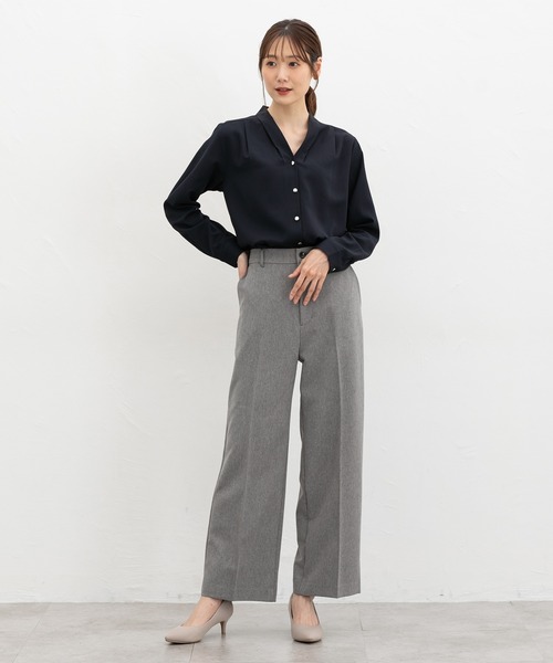 Honeys（ハニーズ）の「【抗菌防臭】Ｖネックブラウス（シャツ/ブラウス・レディース・ダークグリーン/ホワイト/ホワイト系その他/モカ/ネイビー・S/M/LL/L/3L）」の18枚目の写真