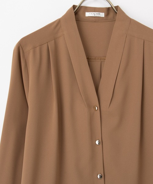 Honeys（ハニーズ）の「【抗菌防臭】Ｖネックブラウス（シャツ/ブラウス・レディース・ダークグリーン/ホワイト/ホワイト系その他/モカ/ネイビー・S/M/LL/L/3L）」の9枚目の写真