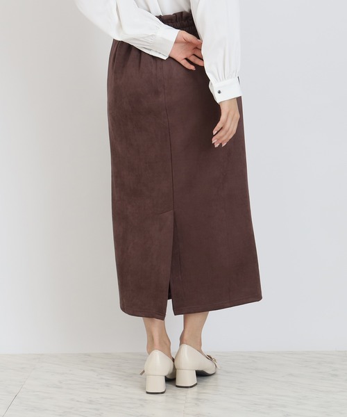 TRUDEA（トルディア）の「スエードナロータイトスカート（スカート・レディース・ワイン/ブラウン/キャメル・MEDIUM）」の17枚目の写真