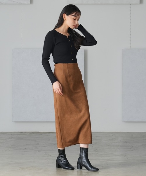 TRUDEA（トルディア）の「スエードナロータイトスカート（スカート・レディース・ワイン/ブラウン/キャメル・MEDIUM）」の9枚目の写真