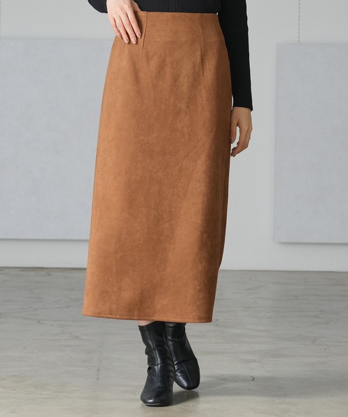 TRUDEA（トルディア）の「スエードナロータイトスカート（スカート・レディース・ワイン/ブラウン/キャメル・MEDIUM）」の4枚目の写真