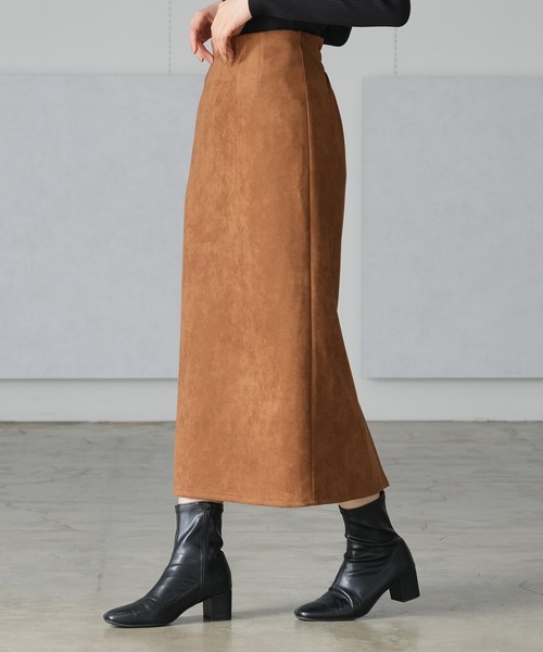 TRUDEA（トルディア）の「スエードナロータイトスカート（スカート・レディース・ワイン/ブラウン/キャメル・MEDIUM）」の5枚目の写真