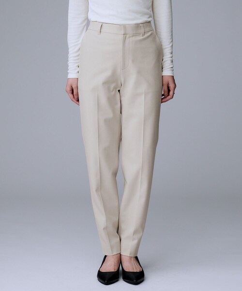 UNTITLED（アンタイトル）の「【あったか素材/ストレッチ性】裏起毛テーパードパンツ（その他パンツ・レディース・オフホワイト/ナチュラル/ブラック/ダークブラウン・04/03/02/01/00/50/48/46/44/42）」の12枚目の写真