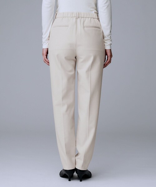 UNTITLED（アンタイトル）の「【あったか素材/ストレッチ性】裏起毛テーパードパンツ（その他パンツ・レディース・オフホワイト/ナチュラル/ブラック/ダークブラウン・04/03/02/01/00/50/48/46/44/42）」の10枚目の写真