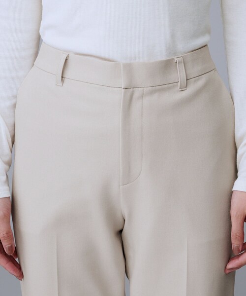 UNTITLED（アンタイトル）の「【あったか素材/ストレッチ性】裏起毛テーパードパンツ（その他パンツ・レディース・オフホワイト/ナチュラル/ブラック/ダークブラウン・04/03/02/01/00/50/48/46/44/42）」の9枚目の写真