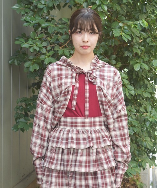axes femme(アクシーズファム)の「フーディショートチェックブラウス(シャツ/ブラウス・レディース・レッド/ブラック・FREE)」の3枚目の写真