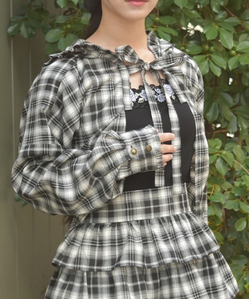 axes femme(アクシーズファム)の「フーディショートチェックブラウス(シャツ/ブラウス・レディース・レッド/ブラック・FREE)」の6枚目の写真