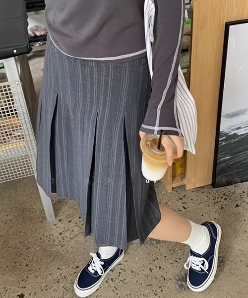 Vini(ヴィニ)の「【Vini】ストライプ プリーツ ミディスカート(スカート・レディース・グレー系その他・LARGE/SMALL/MEDIUM)」の9枚目の写真