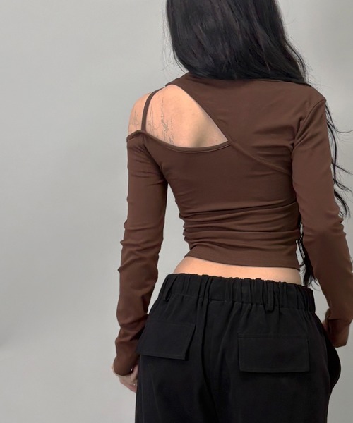 FOLLOWIN(フォロウィン)の「5color/カットアウトアシンメトリーコンパクトトップ(Tシャツ/カットソー・レディース・グレー/ブラック/ワインレッド/ブラウン/ホワイト・FREE)」の22枚目の写真
