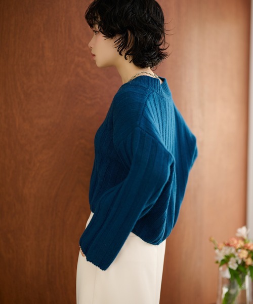 LAULEN(ローレン)の「wool wide lib short knit /ウールワイドリブコンパクトニットプルオーバー(ニット/セーター・レディース・ブルー/チャコールグレー/アイボリー・FREE)」の4枚目の写真