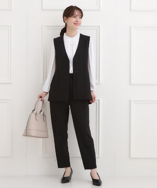 SHOO・LA・RUE(シューラルー)の「【洗濯機可/セットアップ可/S-3L】きちんと楽に。カットジョーゼット ペプラムジレ(ベスト・レディース・ブラック/ナチュラル/ネイビー・05/04/03/02/01)」の9枚目の写真