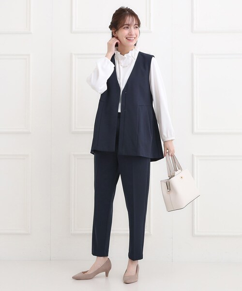 SHOO・LA・RUE(シューラルー)の「【洗濯機可/セットアップ可/S-3L】きちんと楽に。カットジョーゼット ペプラムジレ(ベスト・レディース・ブラック/ナチュラル/ネイビー・05/04/03/02/01)」の16枚目の写真