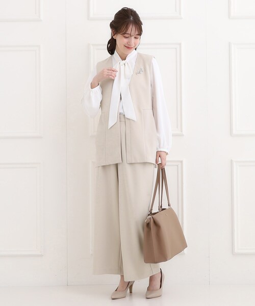 SHOO・LA・RUE(シューラルー)の「【洗濯機可/セットアップ可/S-3L】きちんと楽に。カットジョーゼット ペプラムジレ(ベスト・レディース・ブラック/ナチュラル/ネイビー・05/04/03/02/01)」の22枚目の写真