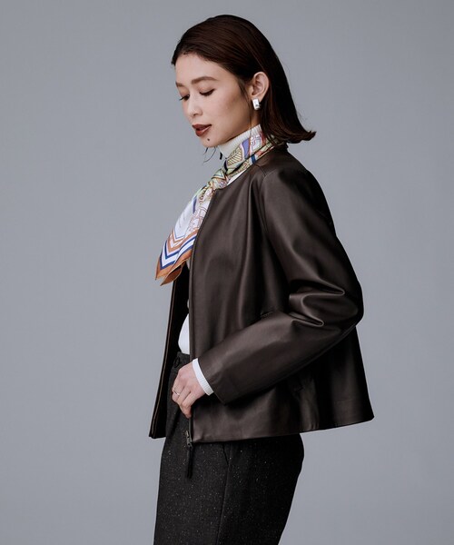 UNTITLED（アンタイトル）の「【着丈短め/柔らかな質感】ラムレザージャケット（ライダースジャケット・レディース・ダークブラウン/ブラック・48/44/04/03/02/01/00）」の12枚目の写真