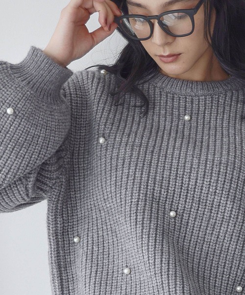 ELFRANK(エルフランク)の「パール付き ボリュームスリーブ ニット プルオーバー【洗える】(ニット/セーター・レディース・アイボリー/ブラック/グレー・FREE)」の9枚目の写真