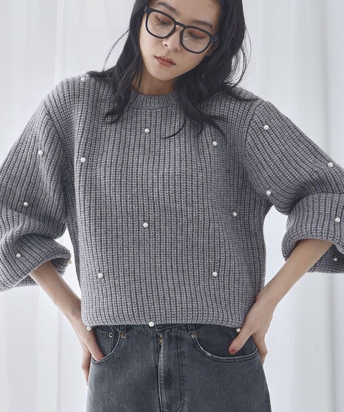 ELFRANK(エルフランク)の「パール付き ボリュームスリーブ ニット プルオーバー【洗える】(ニット/セーター・レディース・アイボリー/ブラック/グレー・FREE)」の12枚目の写真