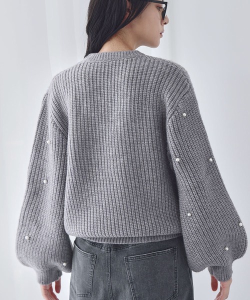 ELFRANK(エルフランク)の「パール付き ボリュームスリーブ ニット プルオーバー【洗える】(ニット/セーター・レディース・アイボリー/ブラック/グレー・FREE)」の4枚目の写真