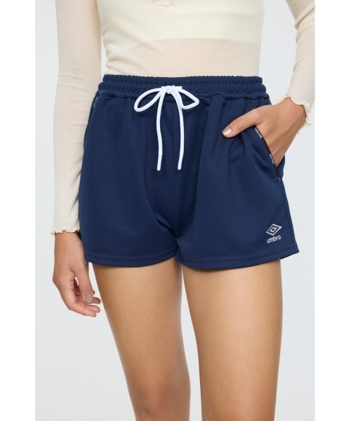 MOUSSY(マウジー)の「UMBRO PIPING トラックショーツ(スウェットパンツ・レディース・マジェンタ/ネイビー・FREE)」の8枚目の写真
