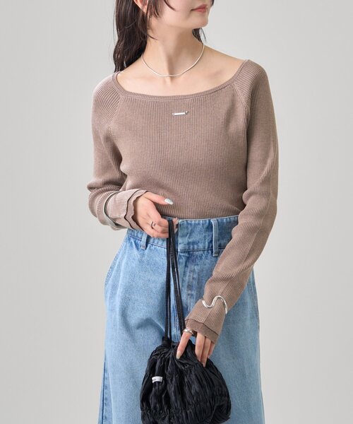 mystic(ミスティック)の「【4色展開◎】プレート付きクルーリブニット(ニット/セーター・レディース・ブラック/ブラウン/グレー/アイボリー・FREE)」の16枚目の写真