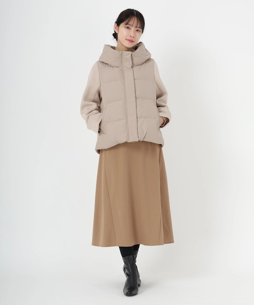 STRAWBERRY-FIELDS（ストロベリーフィールズ）の「スムースタフタ*カットBD_ジャージドッキングダウン（ダウンジャケット/コート・レディース・ベージュ/ブラック・2）」の13枚目の写真