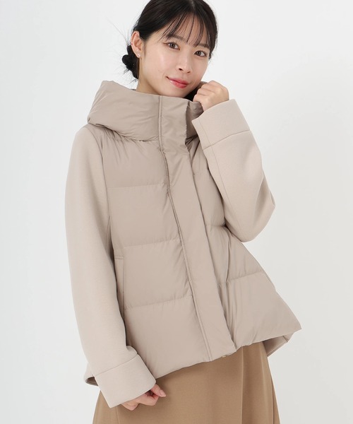 STRAWBERRY-FIELDS（ストロベリーフィールズ）の「スムースタフタ*カットBD_ジャージドッキングダウン（ダウンジャケット/コート・レディース・ベージュ/ブラック・2）」の5枚目の写真