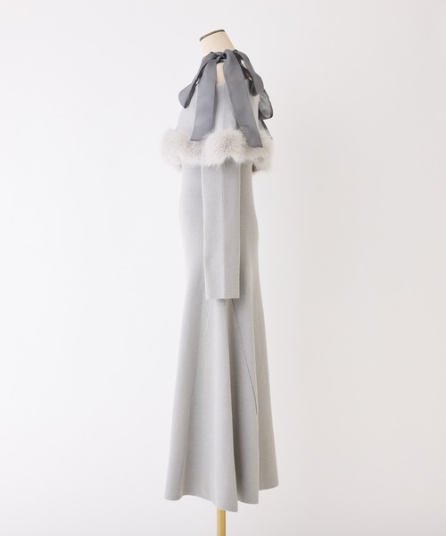 one after another NICE CLAUP（ワンアフターアナザーナイスクラップ）の「【S/Mサイズ展開】オフショルファーリボンニットワンピ（ワンピース・レディース・アイボリー/ブラック/グレー・MEDIUM/SMALL）」の9枚目の写真