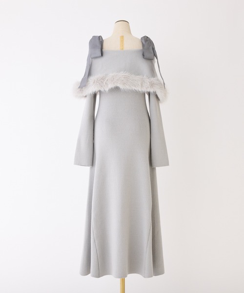 one after another NICE CLAUP（ワンアフターアナザーナイスクラップ）の「【S/Mサイズ展開】オフショルファーリボンニットワンピ（ワンピース・レディース・アイボリー/ブラック/グレー・MEDIUM/SMALL）」の10枚目の写真