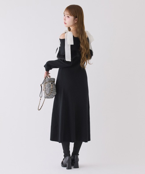 one after another NICE CLAUP（ワンアフターアナザーナイスクラップ）の「【S/Mサイズ展開】オフショルファーリボンニットワンピ（ワンピース・レディース・アイボリー/ブラック/グレー・MEDIUM/SMALL）」の14枚目の写真