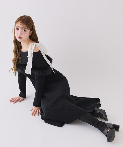 one after another NICE CLAUP（ワンアフターアナザーナイスクラップ）の「【S/Mサイズ展開】オフショルファーリボンニットワンピ（ワンピース・レディース・アイボリー/ブラック/グレー・MEDIUM/SMALL）」の17枚目の写真