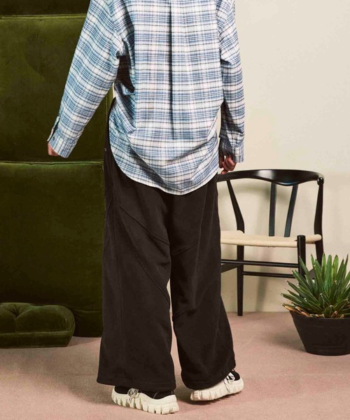 MAISON SPECIAL(メゾンスペシャル)の「《UNISEX》POLATEC Wide Fleece Pants/ポーラテックワイドフリースパンツ【MAISON SPECIAL/メゾンスペシャル】■セットアップ対応■(スウェットパンツ・メンズ・ブラック/チャコールグレー/ブラウン・0/1/2)」の4枚目の写真