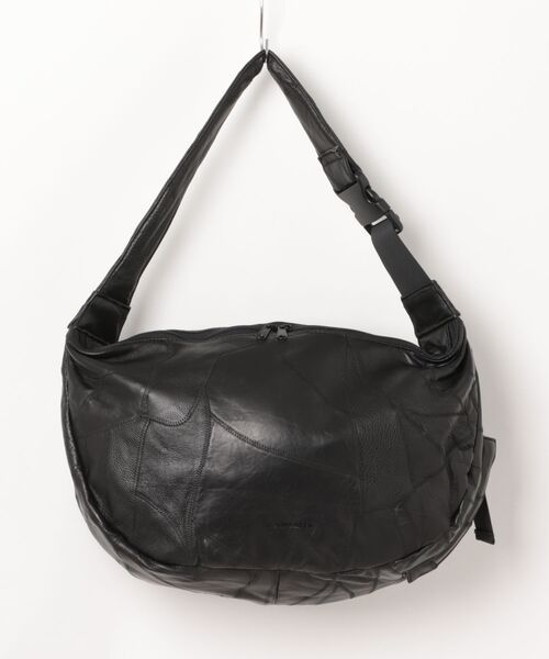 ADAM PATEK(アダムパテック)の「【RES】【ADAMPATEK】recycle patchwork leather shoulder bag/つぎはぎレザービッグショルダーバッグ(ショルダーバッグ・メンズ・ブラック・FREE)」の1枚目の写真