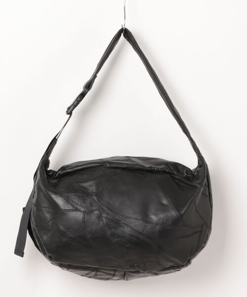 ADAM PATEK(アダムパテック)の「【RES】【ADAMPATEK】recycle patchwork leather shoulder bag/つぎはぎレザービッグショルダーバッグ(ショルダーバッグ・メンズ・ブラック・FREE)」の12枚目の写真
