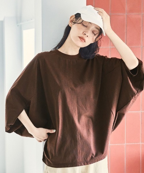 and myera(アンド マイラ)の「and myera ドルマンスリーブTトップス(Tシャツ/カットソー・レディース・ブラック/グレー/ブラウン・LL/L/M)」の3枚目の写真