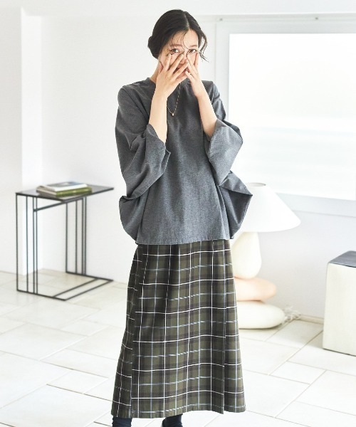 and myera(アンド マイラ)の「and myera ドルマンスリーブTトップス(Tシャツ/カットソー・レディース・ブラック/グレー/ブラウン・LL/L/M/S)」の10枚目の写真