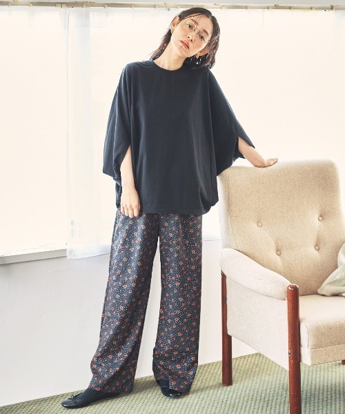 and myera(アンド マイラ)の「and myera ドルマンスリーブTトップス(Tシャツ/カットソー・レディース・ブラック/グレー/ブラウン・LL/L/M/S)」の4枚目の写真