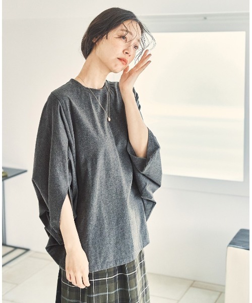 and myera(アンド マイラ)の「and myera ドルマンスリーブTトップス(Tシャツ/カットソー・レディース・ブラック/グレー/ブラウン・LL/L/M/S)」の9枚目の写真