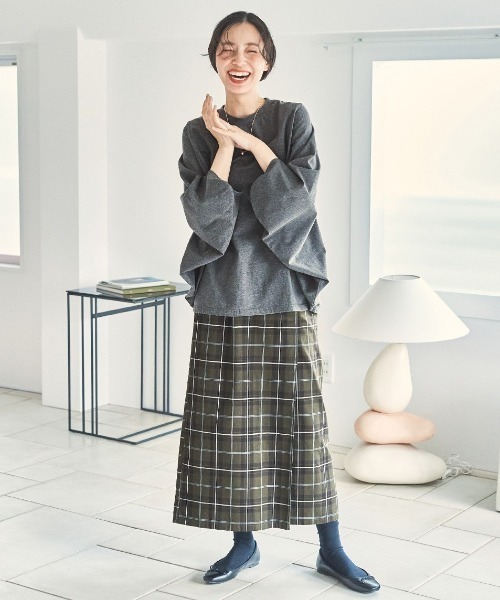 and myera(アンド マイラ)の「and myera ドルマンスリーブTトップス(Tシャツ/カットソー・レディース・ブラック/グレー/ブラウン・LL/L/M/S)」の11枚目の写真