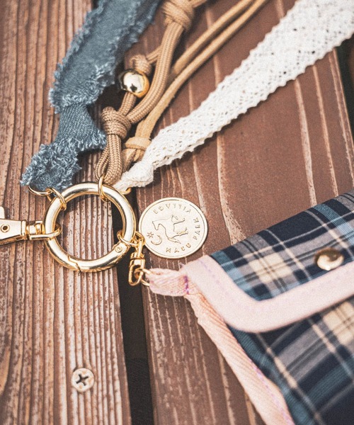 niko and...（ニコアンド）の「【NASU FARM VILLAGE】ポーチチャーム（ネックレス・レディース・ダークブラウン/ライトブルー/ピンク・0）」の4枚目の写真