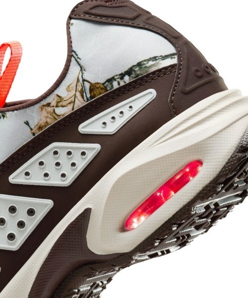 NIKE(ナイキ)の「NIKE Air Max Sndr(ナイキ ウィメンズ エア マックス SNDR)(スニーカー・レディース・ブラウン系・23cm/23.5cm/24cm/24.5cm/25cm/25.5cm/26cm/26.5cm/27cm/27.5cm/28cm/28.5cm/29cm)」の10枚目の写真