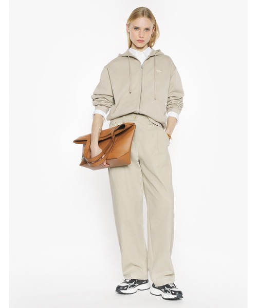 Maison Kitsune（メゾンキツネ）の「BABY FOX ZIPPED HOODIE（パーカー・レディース・ベージュ・XS/S/M/L）」の2枚目の写真