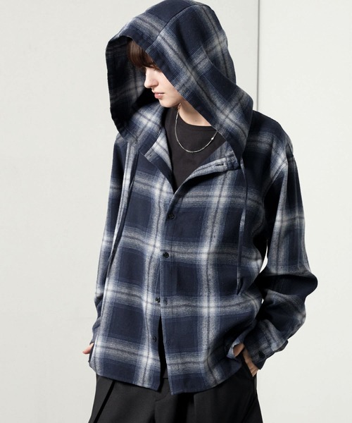 Alfred Alex（アルフレッドアレックス）の「【Alfred Alex】オンブレチェックオーバーサイズフードネルシャツ（シャツ/ブラウス・メンズ・ネイビー/ワイン/ブラック・L/M）」の2枚目の写真