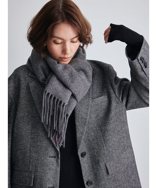 Mila Owen（ミラオーウェン）の「ツイストフリンジストール（ストール
