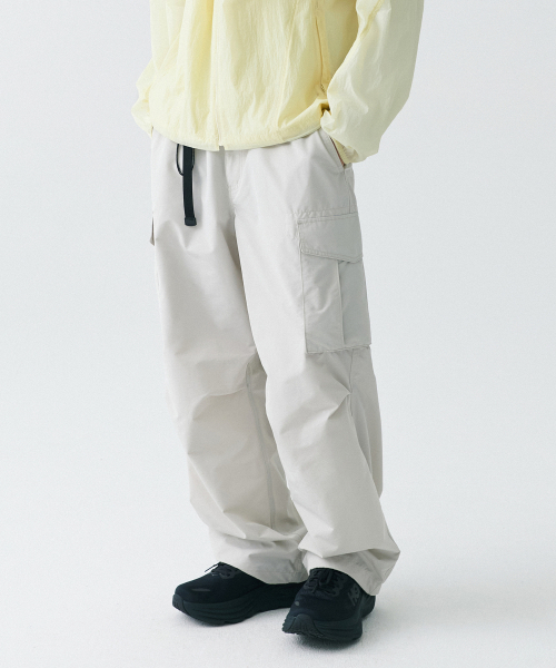 MUSINSA STANDARD（ムシンサスタンダード）の「[シティレジャー] NP ワイドベルト付きカーゴパンツ [ダスティクリーム]（その他パンツ・メンズ・その他・40/38/42/36/34/32/30/31/33/26/27/28/29）」の2枚目の写真