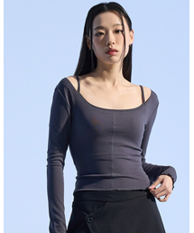 MOAA（モア）の「Layered Squar Neck Top (CHARCOAL) inner set（Tシャツ/カットソー・レディース）」