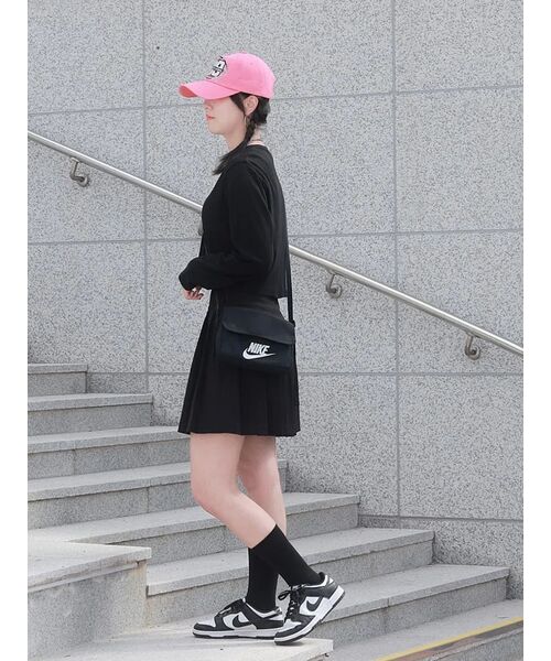 MUSINSA STANDARD WOMAN（ムシンサスタンダードウーマン）の「ウィメンズクルーネッククロップ長袖Tシャツ[ブラック]（Tシャツ/カットソー・レディース・その他・SMALL/MEDIUM/LARGE/X-SMALL）」の6枚目の写真