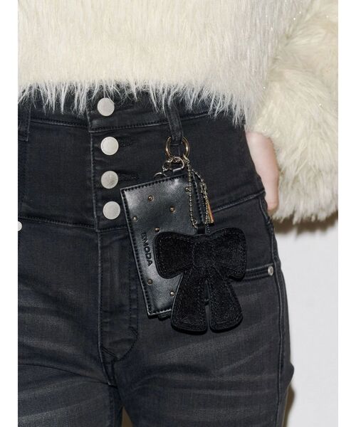 EMODA(エモダ)の「スタッズカードケースミラー(カードケース・レディース・ブラック/ネイビー/ブラウン・FREE)」の6枚目の写真