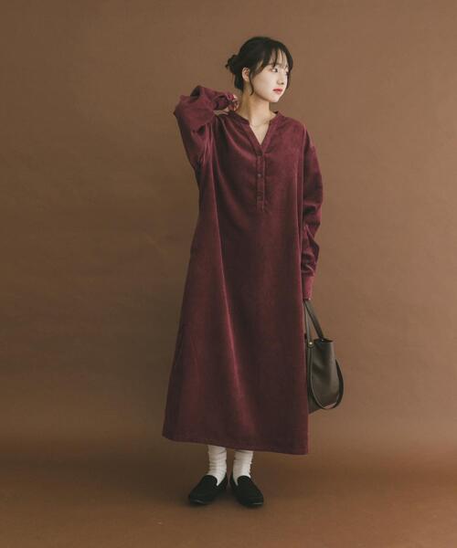 ITEMS URBANRESEARCH（アイテムズ アーバンリサーチ）の「ライトコーデュロイスキッパーワンピース（ワンピース・レディース・チャコールグレー/ブラウン/バーガンディー・FREE）」の19枚目の写真