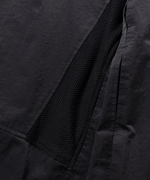 MASSNOUN(マスノウン)の「ストレインメッシュアップインバーテッドジャケットMFTJK003-BK(ナイロンジャケット・レディース・その他・LARGE/MEDIUM)」の3枚目の写真
