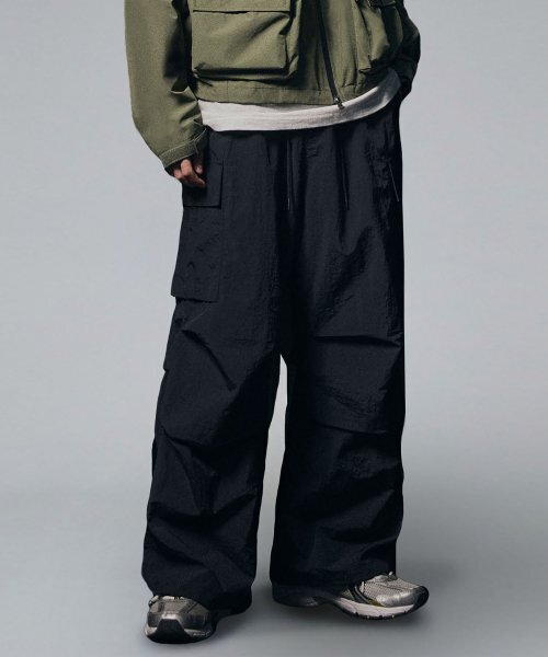 NOT4NERD(ノットフォーナード)の「Parachute Nylon Cargo Pants - Black(スウェットパンツ・レディース・その他・LARGE/MEDIUM/X-LARGE/SMALL)」の1枚目の写真